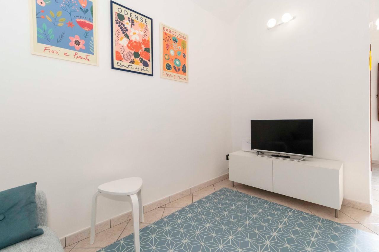 Ferienwohnung Colourful Flat San Donato Turin Exterior foto