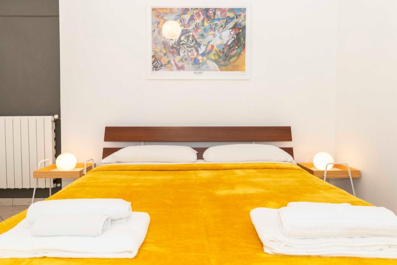 Ferienwohnung Colourful Flat San Donato Turin Exterior foto